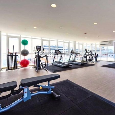 Stylish Luxury Condo, Central Location, Ocean View, Pool, Gym Oranjestad Exterior photo