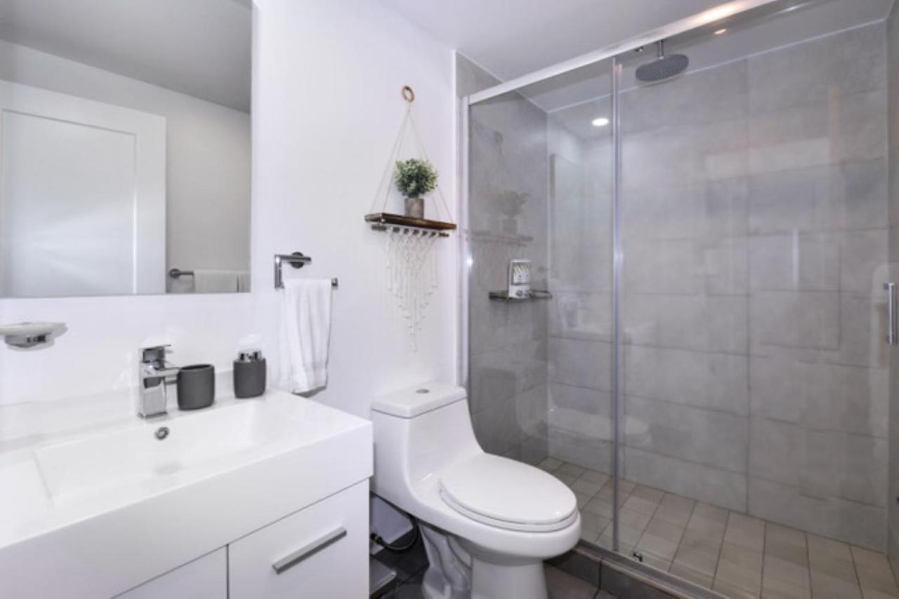 Stylish Luxury Condo, Central Location, Ocean View, Pool, Gym Oranjestad Exterior photo