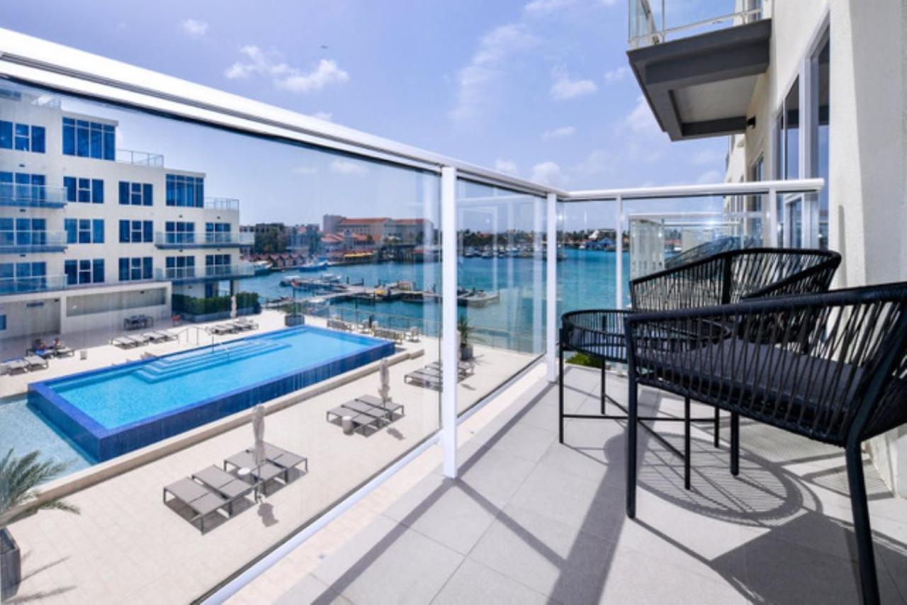 Stylish Luxury Condo, Central Location, Ocean View, Pool, Gym Oranjestad Exterior photo