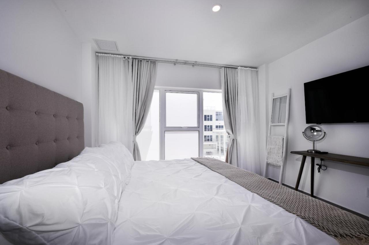 Stylish Luxury Condo, Central Location, Ocean View, Pool, Gym Oranjestad Exterior photo