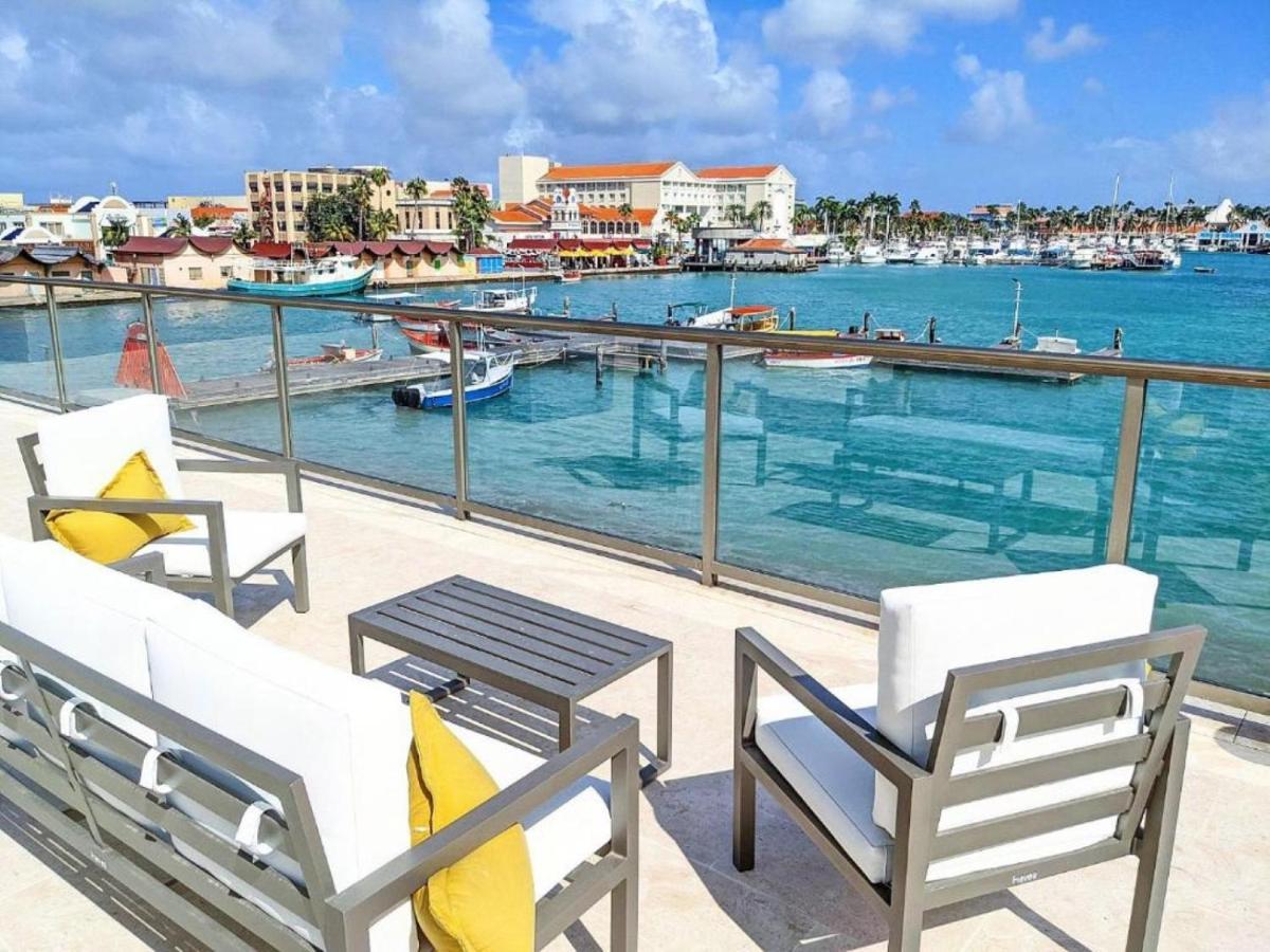 Stylish Luxury Condo, Central Location, Ocean View, Pool, Gym Oranjestad Exterior photo