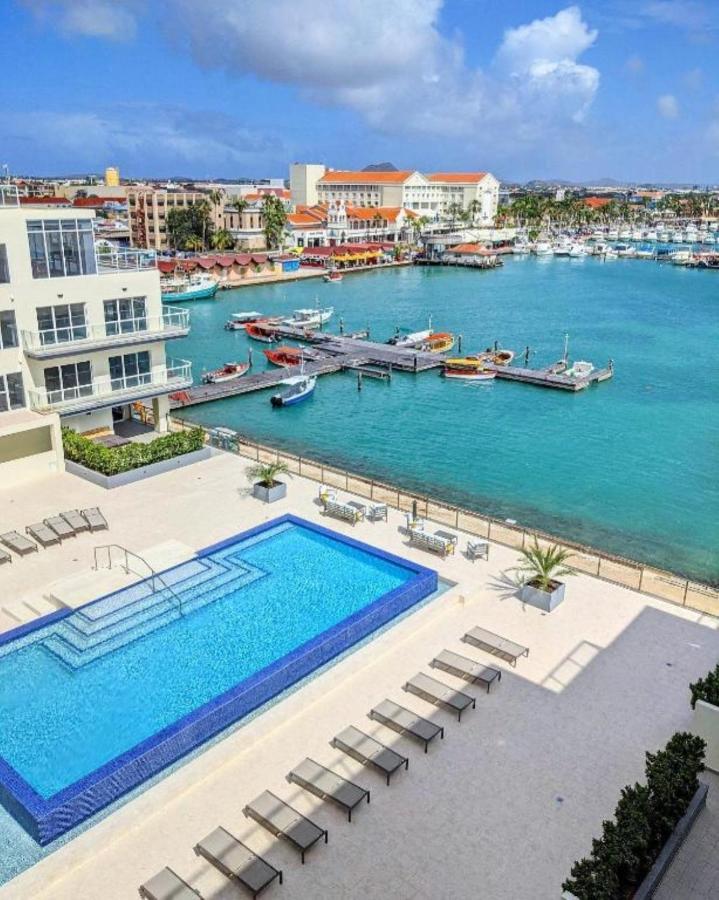 Stylish Luxury Condo, Central Location, Ocean View, Pool, Gym Oranjestad Exterior photo