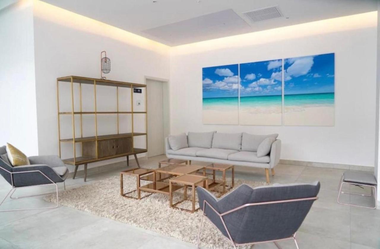 Stylish Luxury Condo, Central Location, Ocean View, Pool, Gym Oranjestad Exterior photo